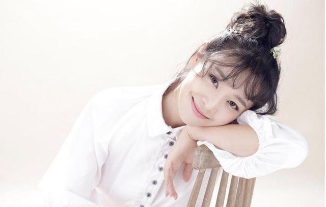 她是金鹰视后王维维,美貌不输李小冉,被张嘉译捧成一线明星!