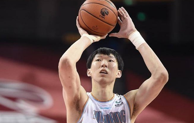 新疆110-70江苏,周琦23 14 3,刘宇轩20分,齐麟伤退