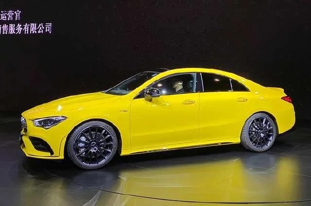 成都车展：4.6秒破百的AMG CLA35，谁还敢说我不纯粹？