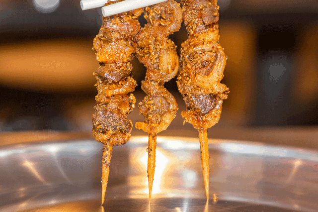 烧烤最受欢迎的美食烤牛肉串烤牛蹄筋望京小腰烤猪心管