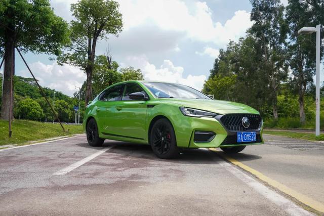 在羊城开一辆绿色名爵6回头率有多高