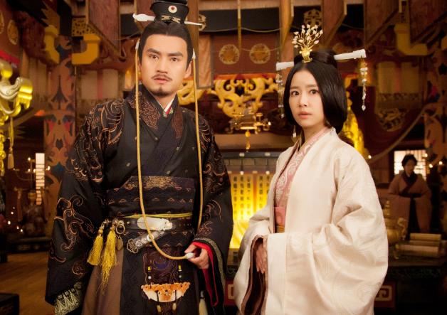 他19岁那年梦想做御前侍卫,11年后却登基为帝,还是一位千古一帝