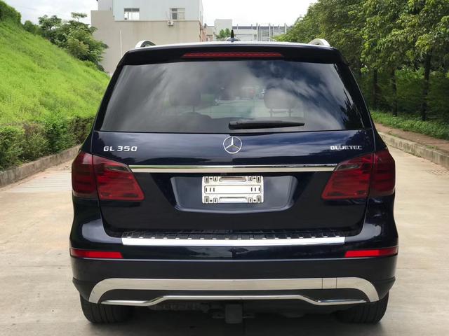 这辆奔驰gl350售价25万时尚运动的外观也有高端商务车的气质