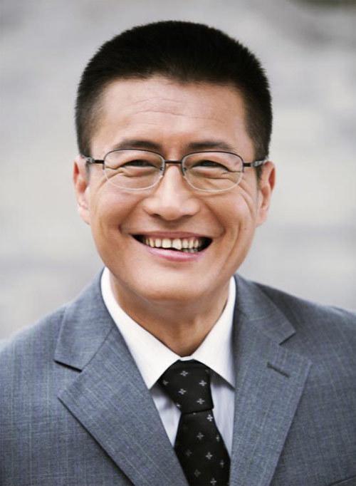 老戏骨高曙光:31岁娶江珊,二婚娶小16岁娇妻颜值还不如前妻