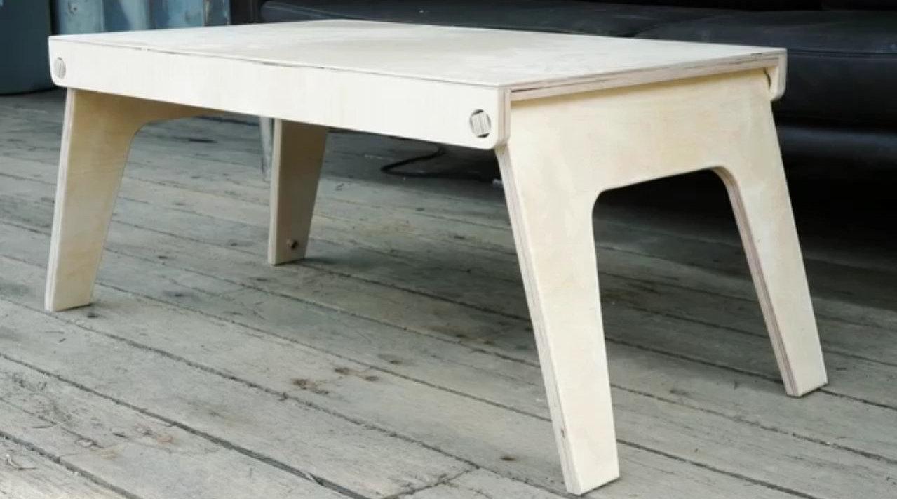 用胶合板制作简易折叠桌,动手能力真不错,成品简约时尚!