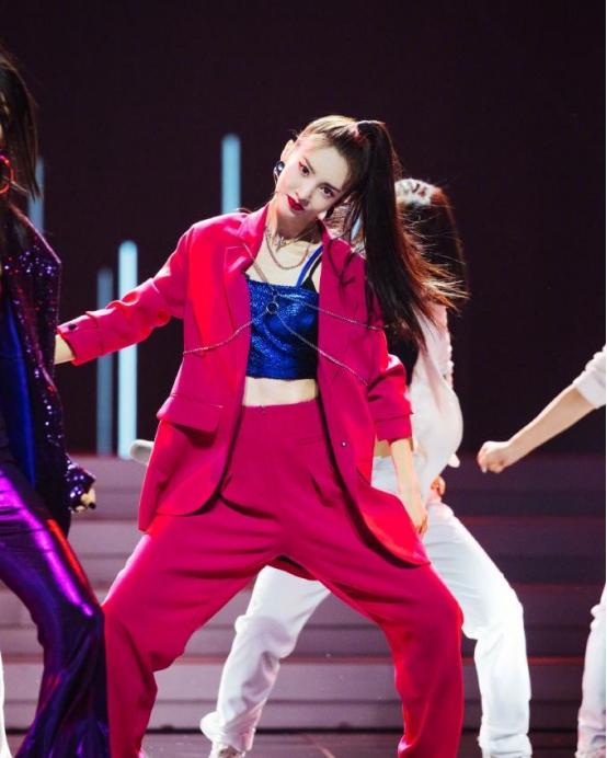 小心机尽显万茜晒无金晨版舞蹈惹袁咏琳不满金晨被喷不敬业