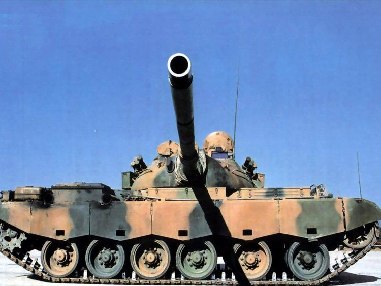 我国花几十年才赶上,炮管使用寿命只有8秒钟