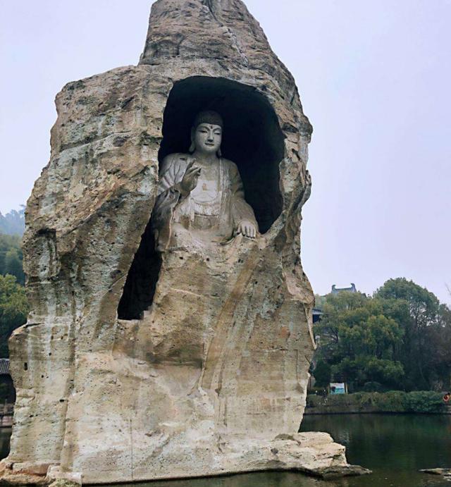 浙江最珍贵石佛开凿于隋代历经三代凿成高208米两耳可通人