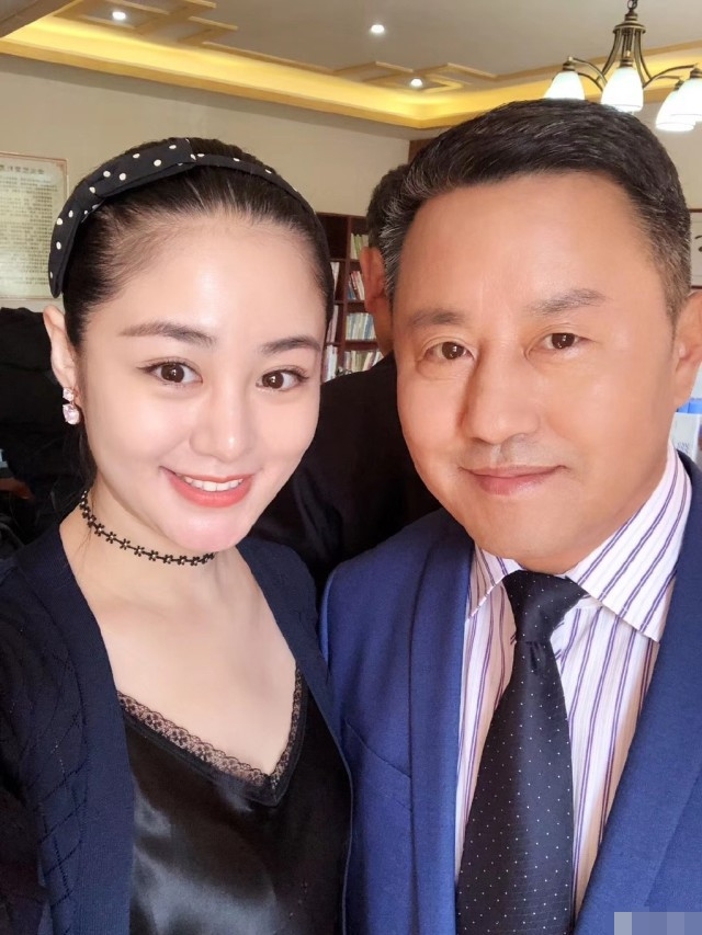 奢华豪宅名牌包实力抢镜,捞金能力超强|王小宝|王长贵|吴琼_新浪新闻