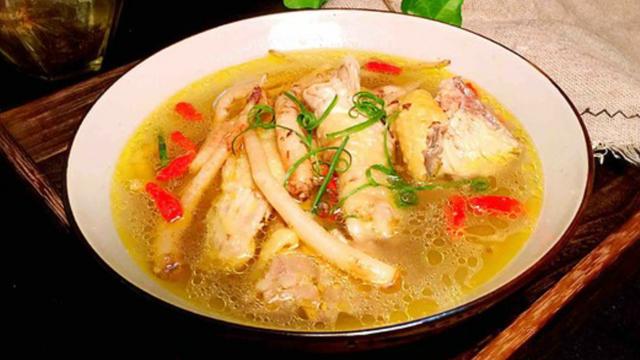 大厨教你广东正宗"党参黄芪炖鸡汤",有补气益血提高免疫力作用