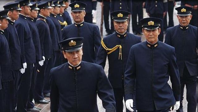二战中的日本陆军和海军:你才没文化,说谁装十三?