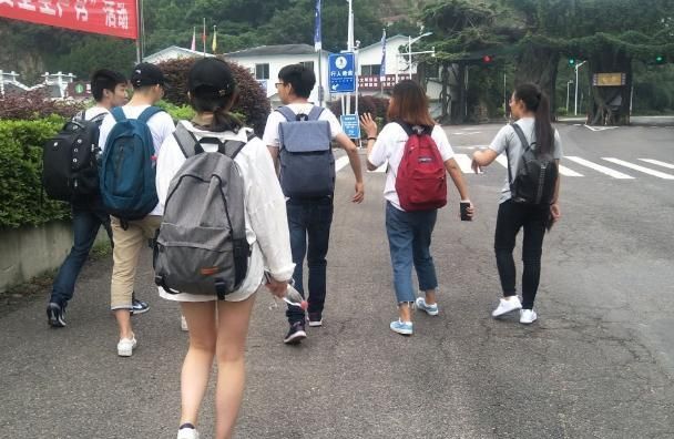 初中生放学最后一个离开教室,大多是这4种学生,老师:很真实|放学|同学|教室_新浪新闻