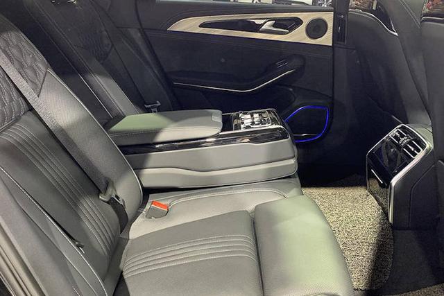 成都车展揭红旗H9老底，33万2.0T+7速DCT，靠氛围取胜奥迪A6L？