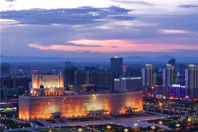 内蒙古新崛起的城市,境内资源丰富,素有"塞上江南"的美誉