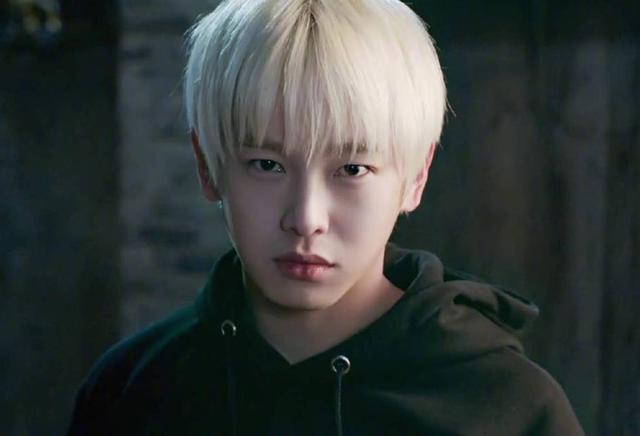 男明星染白发!王一博很奶,肖战很帅气,而彭昱畅很惊艳