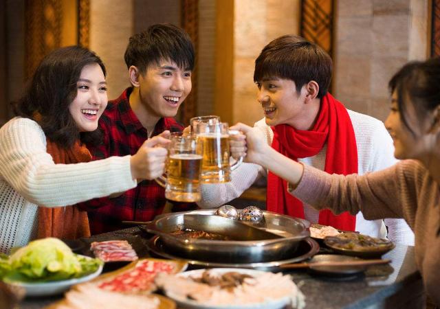 别人请吃饭时这4个大忌千万不要犯不然朋友会变得越来越少