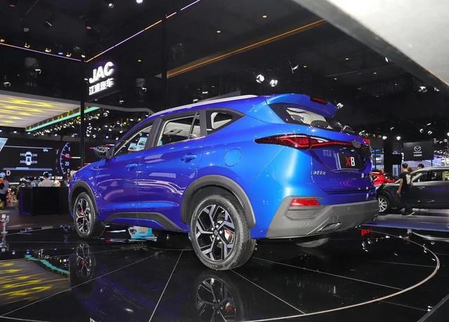 大众赋能思皓迎新江淮x8首发亮相