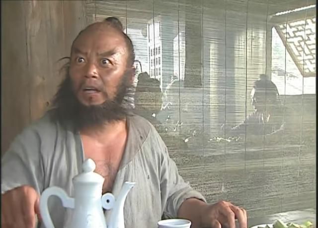 还记得98版水浒传李逵吗?与爱妻裸婚38年恩爱如初,今活成老顽童