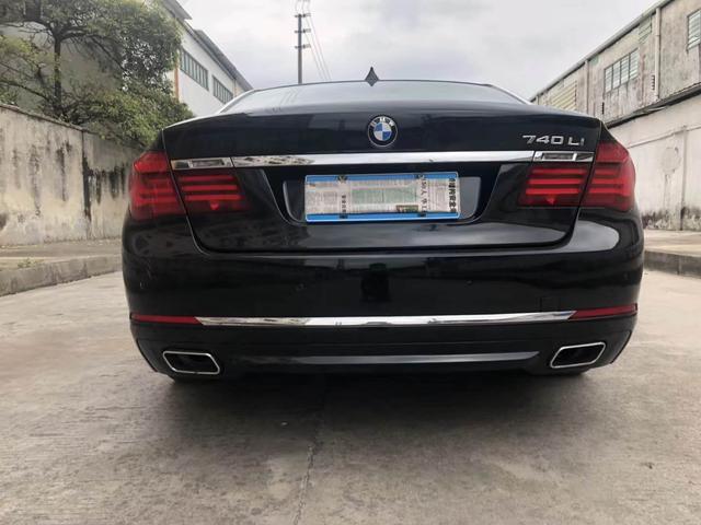 15年宝马740售价21.8万,大气,沉稳,还不缺乏时尚气息