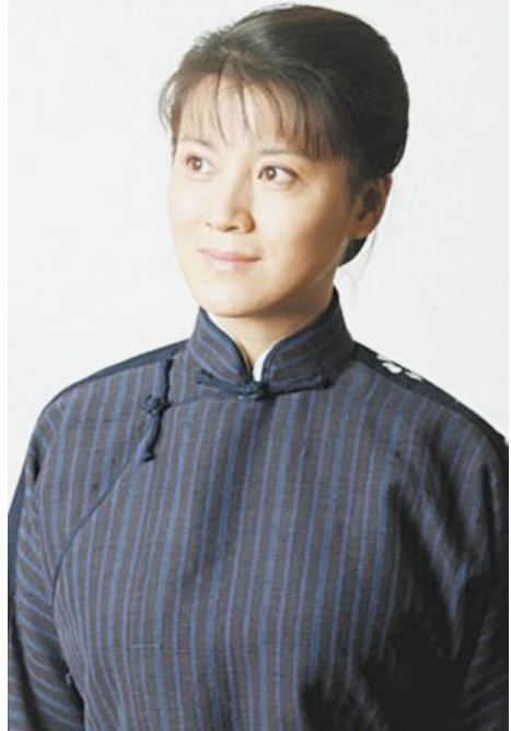 李幼斌近照曝光,瞒了8年的三婚老婆,原来是熟悉的她!