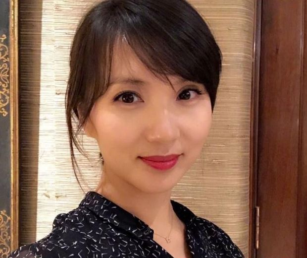 她被称为内地第一美女,嫁豪门后退圈,如今40岁备受同学们尊敬!