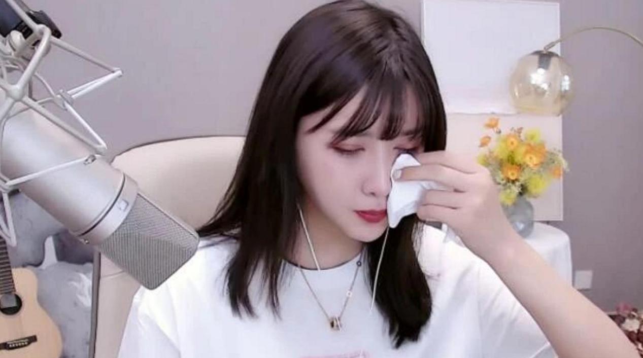 主播圈的土豪到底是什么人?女主播哭了1下,就给刷了1.6w