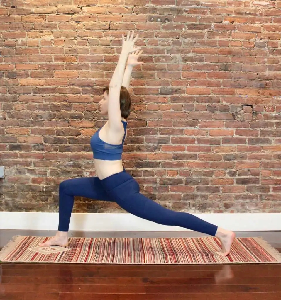 几个瘦背部的简单体式,轻松塑造骨感美背,三周练出少女身材