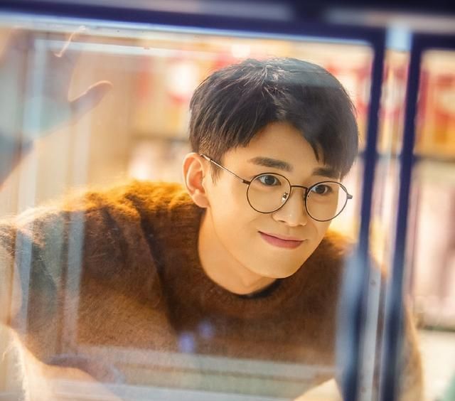 热巴又在奶新人合作完现代剧后易大千又出演了她的新剧