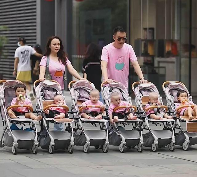 对于大多数女性来说,怀双胞胎着实有些不容易,但是对少数宝妈而言怀