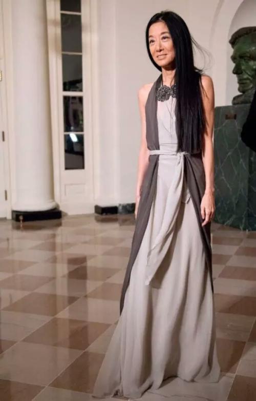 71岁富婆王薇薇身价40亿身材宛如20岁少女曾恋上34岁奥运冠军