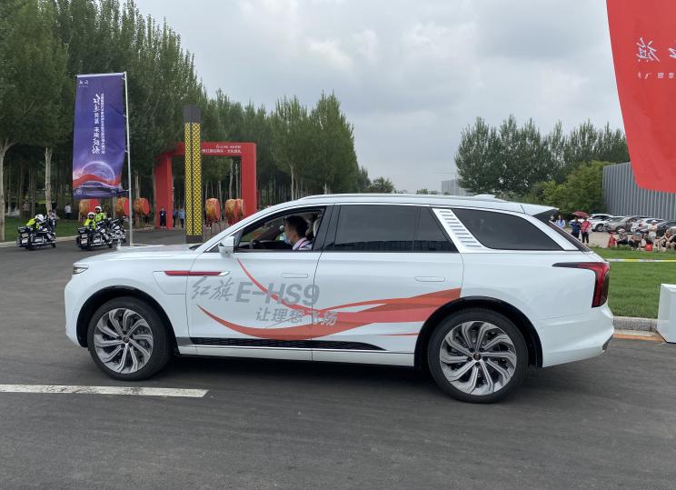 红旗打造的旗舰SUV，与宝马X7同级，却有库里南的气场，又要火