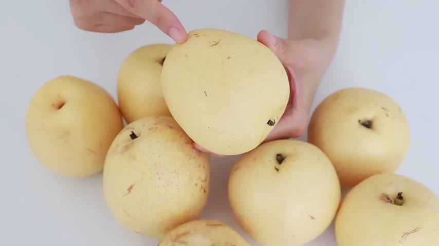 母梨最甜好多人不懂分辨教您一挑一个准个个香甜又多汁