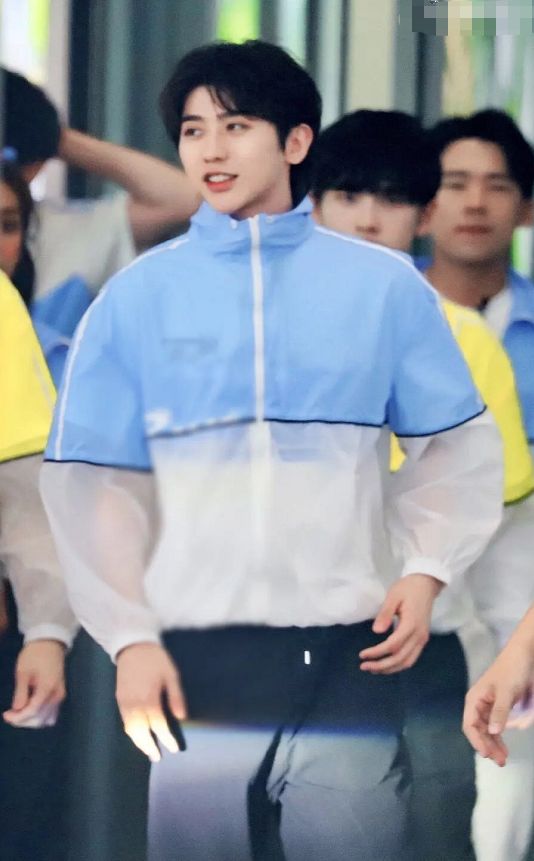 陈立农蔡徐坤将同框,何洛洛高考成绩未公布,参加奔跑吧状态好休闲区蓝鸢梦想 - Www.slyday.coM 陈立农蔡徐坤将同框,何洛洛高考成绩未公布,参加奔跑吧状态好休闲区蓝鸢梦想 - Www.slyday.coM