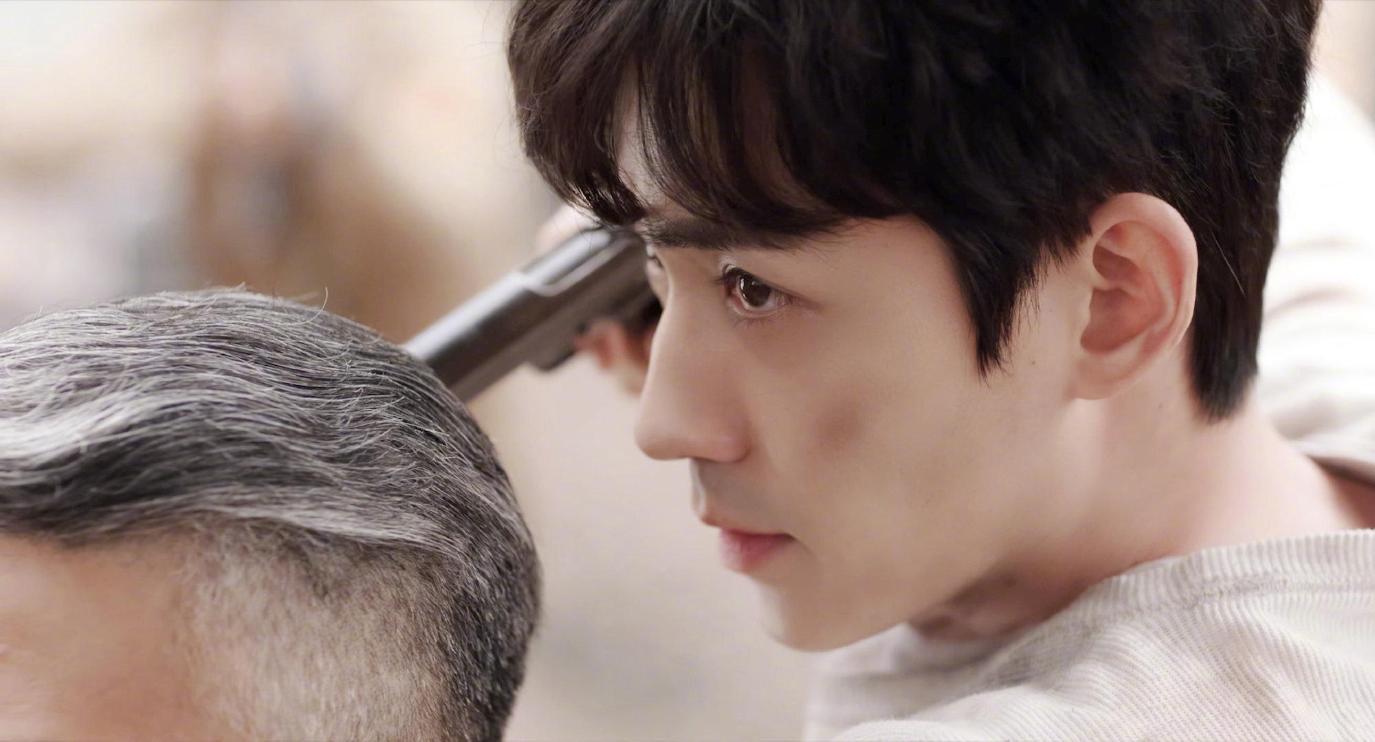 朱一龙举枪的姿势和开枪的片段也太帅了吧