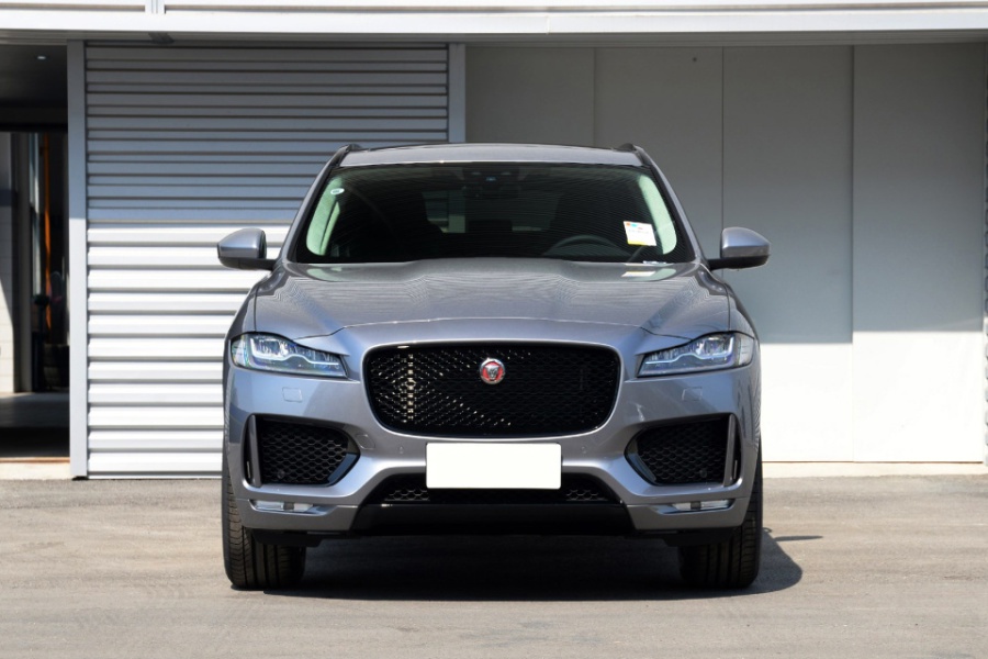 捷豹f-pace最高优惠超15万,入门车型就拥有250马力 8at