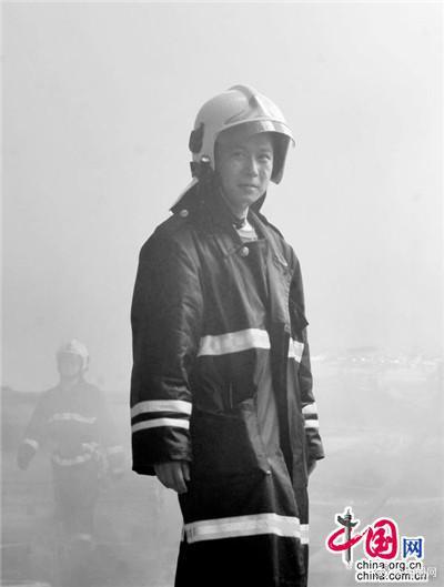 漫堤决口6500名村民被洪水围困 安徽这名消防员为救人英勇牺牲休闲区蓝鸢梦想 - Www.slyday.coM
