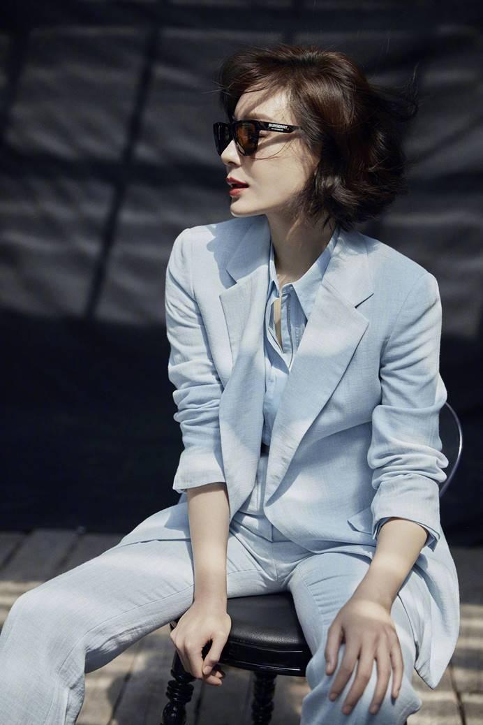 职业装谁能比得过陈数?举手投足的气质与精致,浑然天成的知性美