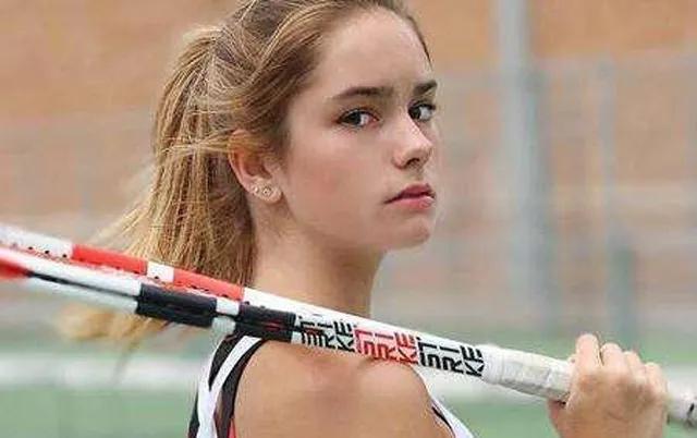 有种发育过猛叫麦基瑞恩15岁就是水蜜桃还被赞网坛第一美女