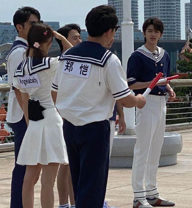 蔡徐坤跑男路透曝光当镜头直接放大十倍这颜值过于真实了