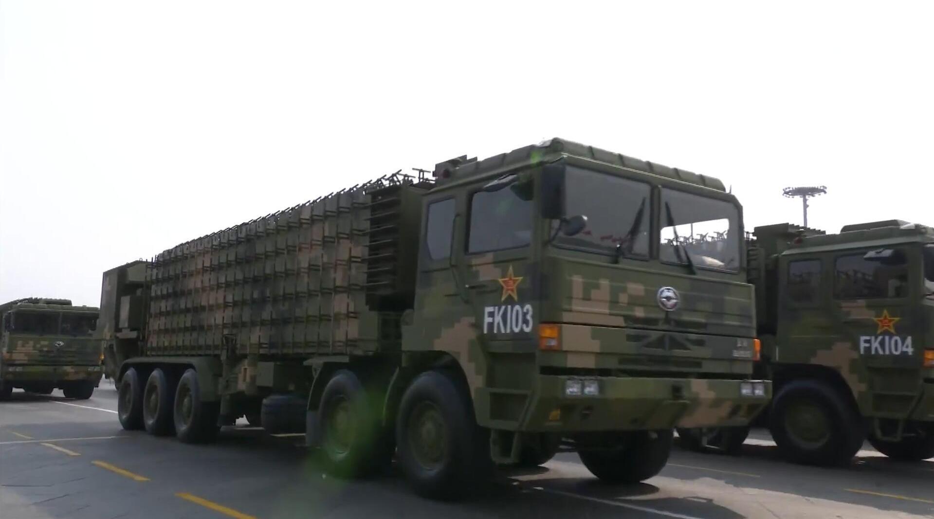 新中国70周年大阅兵预警雷达方队斗志昂扬铸盾长空御敌千里