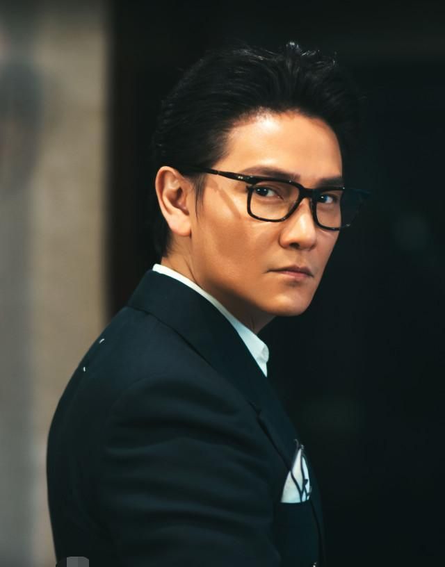 为期7天只为给亲朋祈愿,剃光头后依旧帅气逼人|丁子峻|剃光头|亲朋