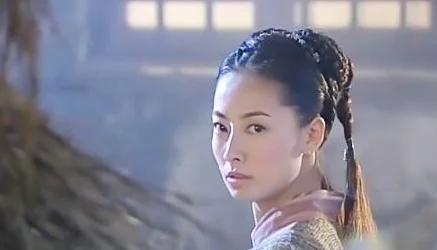 大图模式张茜在《灵镜传奇》中扮演的剑秋的回眸瞬间,看着也是有点