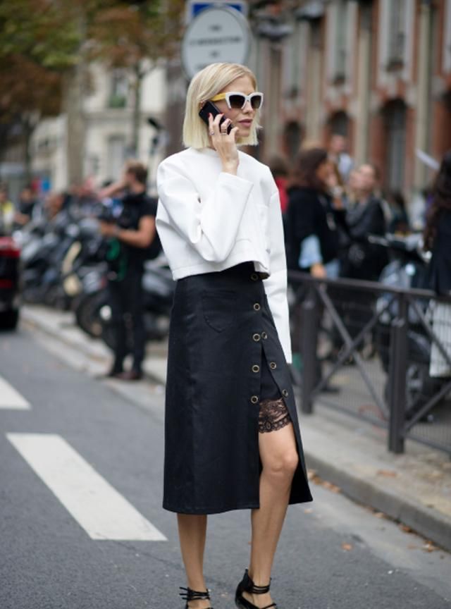 英式包头平底罗马鞋,搭配帆布半身裙,很有贵族气质,而且带点学院风