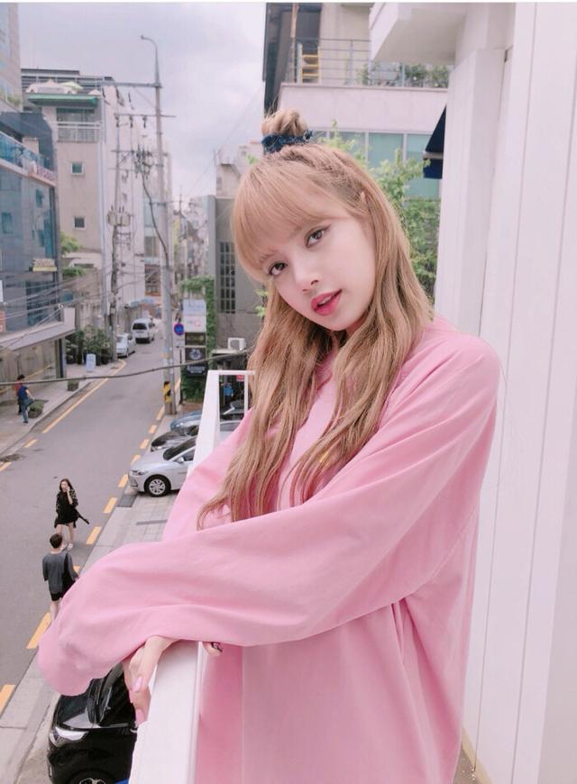 时尚甜豆lisa新图曝光绝美拍照姿势秘诀是ta