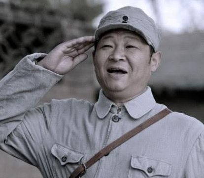 他当红时退出娱乐圈,选择养鸡经商道路,今身家过亿成人生赢家