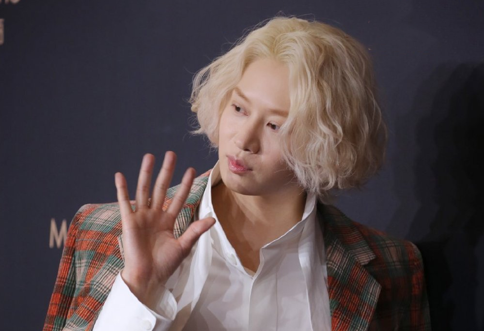 金希澈提告恶评者后,对方留言让其撤诉,口气强硬被指有威胁意味