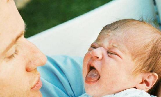 宝宝打嗝束手无措教你解除打嗝4妙招宝宝一身轻妈妈才安心