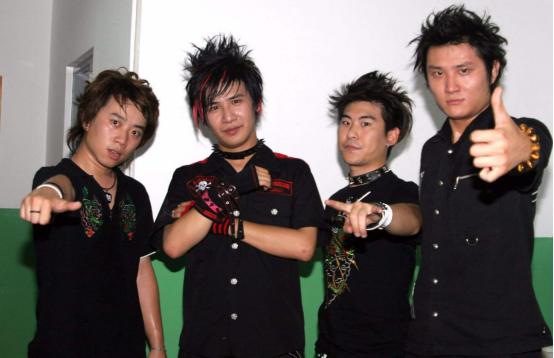 花儿乐队重组唯独不见大张伟对大张伟做的这件事让人心寒