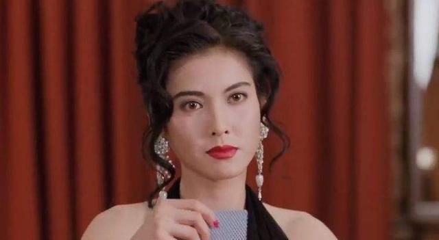 她是"最美紫衫龙王",吴镇宇8年初恋,今52岁容颜不输周慧敏|李婉华