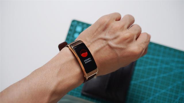 1 1>2!华为手环b6全面升级:商务人士难以拒绝的通话神器